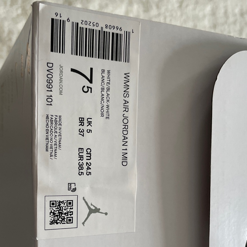 Jordan Women's Air Jordan 1 Mid White Black Sneakers